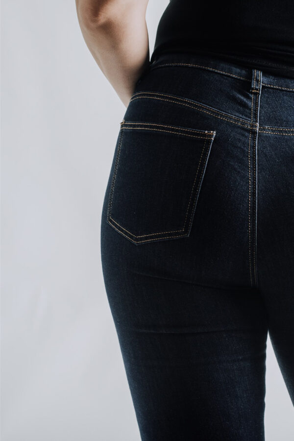 Joy Curves Jeans