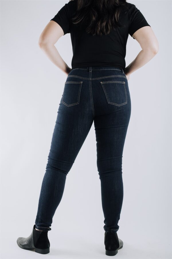 Joy Curves Jeans